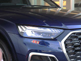 ●Audiが最初に採用したLEDポジショニングランプ。シャープなラインで昼間でも点けていたいと思うほど上品でオシャレです。夜間走行時はさらに目立ちます!