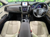 クラウン ハイブリッド 2.5 G Four 4WD 