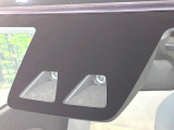 【スマートアシスト】走行中に前方の車両等を認識し、衝突しそうな時は警報とブレーキで衝突回避と被害軽減をアシスト。より安全にドライブをお楽しみいただけます。