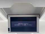 【フリップダウンモニター】大画面モニターで後席でもエンタメをお楽しみいただけます。小さなお子様にも大人気の装備です♪