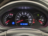 【メーターまわり】ドライバーから見やすい位置にあって安全運転に寄与します。マルチインフォメーションディスプレイでは、クルマに関するたくさんの情報を確認可能。