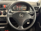 握りやすく回しやすいステアリングは、長時間の運転でも疲れを感じさせません!