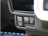 『1台』のお車に対して、3名体制で日々議論を重ね仕入れを行っております。
