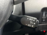 【クルーズコントロール】高速道路もラクラク走行。アクセルを離しても一定速度で走行ができ、長距離運転時の負担を軽減!加速・減速も簡単なスイッチ操作で調整できます。