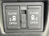 【両側パワースライドドア】スマートキーや運転席のスイッチで後席両側スライドドアの開閉が可能♪電動だから力を入れてドアを開ける必要が無く、小さなお子様でも簡単に開け閉めでき快適です♪