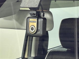 【ドライブレコーダー】映像・音声などの運転中の記録を残します。事故などを起こした起こされた時の証拠になりえますので、もしも時でも安心ですね。