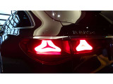 メルセデスの認定中古車「サーティファイドカー」には、最大100項目にも及ぶ点検・整備項目が設定されています