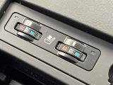 【シートベンチレーション】夏場は涼しい風でお尻や背中の熱やムレを防ぎ、冬はエアコンよりも早く温まってポカポカに!季節を問わず快適に過ごせます。