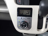 便利なオートエアコン装備です!設定した温度にオートで調整してくれます。暖かい車内、涼しい車内で安心したカーライフを♪