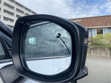 ブラインドスポットモニターは車線変更時の危険を知らせてくれます!