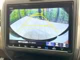 【バックカメラ】駐車時に後方がリアルタイム映像で確認できます。大型商業施設や立体駐車場での駐車時や、夜間のバック時に大活躍!運転スキルに関わらず、今や必須となった装備のひとつです!