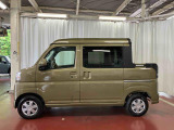 【スマートアシスト搭載車】 衝突回避支援ブレーキ機能(対車両・歩行者)、衝突警報機能(対車両・対歩行者)、誤発信抑制制御機能などの機能で安全な運転をサポートします
