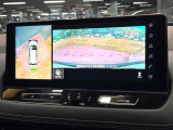 【アラウンドビューモニター】専用のカメラにより、上から見下ろしたような視点で360度クルマの周囲を確認することができます☆死角部分も確認しやすく、狭い場所での切り返しや駐車もスムーズに行えます。