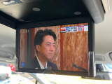 【フリップダウンモニター】大画面モニターで後席でもエンタメをお楽しみいただけます。小さなお子様にも大人気の装備です♪