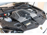 V8ツインターボエンジン搭載