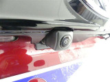 バックカメラが付いているので後方確認が非常にしやすいです。今や運転初心者も熟練者も必須装備!ついていて損はないですね♪