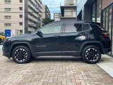 ブラックで統一されて引き締まったデザイン。