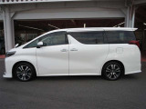 禁煙車です。シートの汚れも臭いもほとんど気になりません。