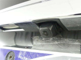 バックカメラが付いているので後方確認が非常にしやすいです。今や運転初心者も熟練者も必須装備!ついていて損はないですね♪