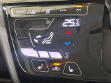 【オートエアコン】一度お好みの温度に設定すれば、車内の温度を検知し風量や温度を自動で調整。暑い…寒い…と何度もスイッチ操作をする必要はありません。快適な車内空間には必須の機能ですね♪