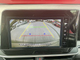 バックカメラは車の後方をカメラで映しだして障害物や人を確認、周りの状況を確認しながら安全に駐車できる便利な装備になります。
