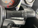 【オートライト】周りの明るさに応じて自動でヘッドライトの点灯・消灯ができる機能です!ライトの付け忘れ・消し忘れなどが無くなり、雨の日や夕方の走行も安心!トンネル通過時も便利ですね♪