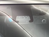 【トヨタセーフティセンス】走行中に前方の車両等を認識し、衝突しそうな時は警報とブレーキで衝突回避と被害軽減をアシスト。より安全にドライブをお楽しみいただけます。