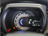 【明るく見やすいメーター】視認性が良く明るく見やすいメーター。運転者にとって見やすいメーターは運転していても疲れないですよね。