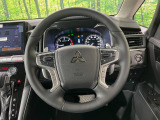 【純正革巻きステアリング】上質な革を使用することで、手にしっかり馴染みとても運転しやすいハンドルです♪