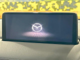 【メーカー純正ナビ】インテリアに溶け込むスタイリッシュな「専用設計」メーカーナビを装備♪視認性や操作性など基本性能にも優れ、より上質なカーライフをお楽しみいただけます。