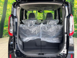 積み下ろしのしやすいデッキにはたっぷりと荷物を積み込んでいただけます。遊びから仕事まで、様々なシーンで頼れます♪