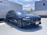 対向車や先行車を検知した場合、それらの車両のドライバーを眩惑する照射光の大部分を自動的にカットするため、常にハイビームのままで走行可能です