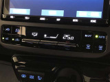 ヒートポンプオートエアコン!冬場のEVモード時もエンジンをかけずに車内を温めることが可能!リモートエアコンシステムも搭載!乗車前からエアコン操作が可能です!