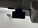 【ドライブレコーダー】映像・音声などの運転中の記録を残します。事故などを起こした起こされた時の証拠になりえますので、もしも時でも安心ですね。