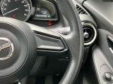 走行中の視線移動を少なくしたレイアウト。安心して運転に集中できるマツダ独自の運転環境となっています。