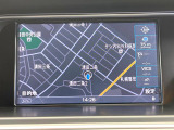 ●純正ナビ:一体感のあるナビは、高級感ある車内を演出してくれます。オーディオ機能も充実しておりますので、運転もより楽しめます♪