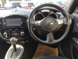 広々とした運転席周り!禁煙車です☆