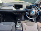 コンパクトではありますが、狭いとは感じないです。車幅のお陰です。