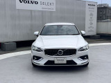 ボルボのセーフティー・パッケージは、前方車両や歩行者などとの衝突を回避、もしくは被害を軽減する「ヒューマン・セーフティー(歩行者・サイクリスト検知機能付き追突回避・軽減フルオートブレーキシステム)