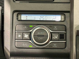 車内空調は”AUTOエアコン”にお任せ。運転に集中出来ますよ!