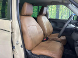 運転席シート廻りは使用感も少なく、良好な状態となっています。丁寧に使われていたことがよくわかりますね。