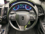 【純正革巻きステアリング】上質な革を使用することで、手にしっかり馴染みとても運転しやすいハンドルです♪
