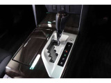 従来のATに比べ変速ショックの少ないCVT。シフトの操作はAT車と同じです。