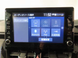 ディスプレイオーディオ【オーディオ・ビジュアル機能】AM/FMチューナー(ワイドFM対応)、BluetoothR対応(ハンズフリー/オーディオ)、USB入力(動画・音楽再生/給電)