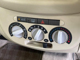 『車を購入した後の車検やメンテナンス、キズを直す板金、事故受付まで承ります。愛車についてのご相談はすべて当店にお任せください。』