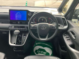 広々とした車内空間です。