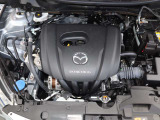 「SKYACTIV-G(ガソリン)」は、規格外の高圧縮を実現し、世界のエンジン技術者に驚きを与えました。さらに、それを維持したままノッキングの発生を抑え、熱効率を向上、走りにも寄与したエンジンです。