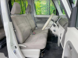 運転席シート廻りは使用感も少なく、良好な状態となっています。丁寧に使われていたことがよくわかりますね。