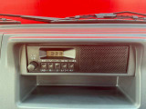 AM/FMラジオ搭載で、運転中もお気に入りの音楽や情報を手軽に楽しめます