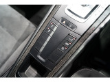 シートヒーター搭載で、寒い時期でも素早く快適に、運転をお楽しみいただけます。
